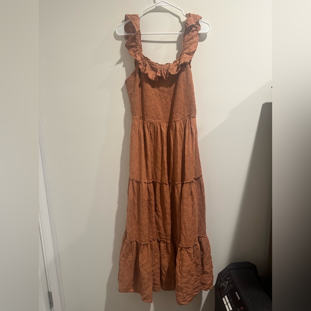 Old navy summer dress size larger retails for 40